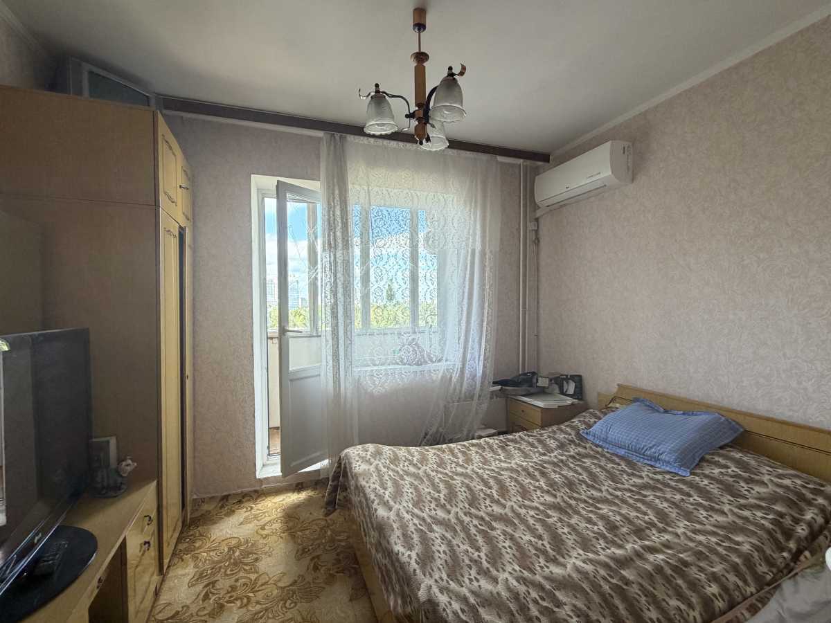 Продажа 3-комнатной квартиры 70 м², Здолбуновская ул., 7А