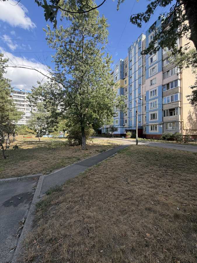 Продажа 3-комнатной квартиры 70 м², Здолбуновская ул., 7А