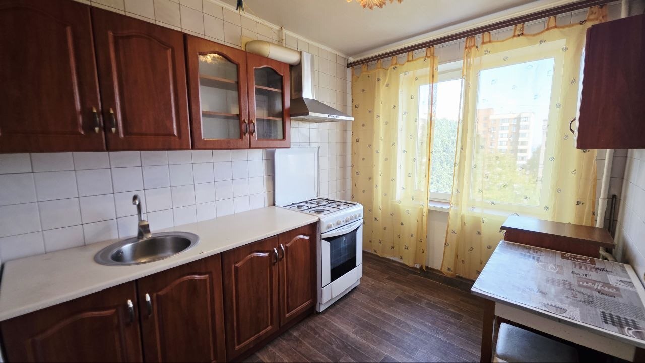 Продаж 2-кімнатної квартири 50 м², Космодромна вул.