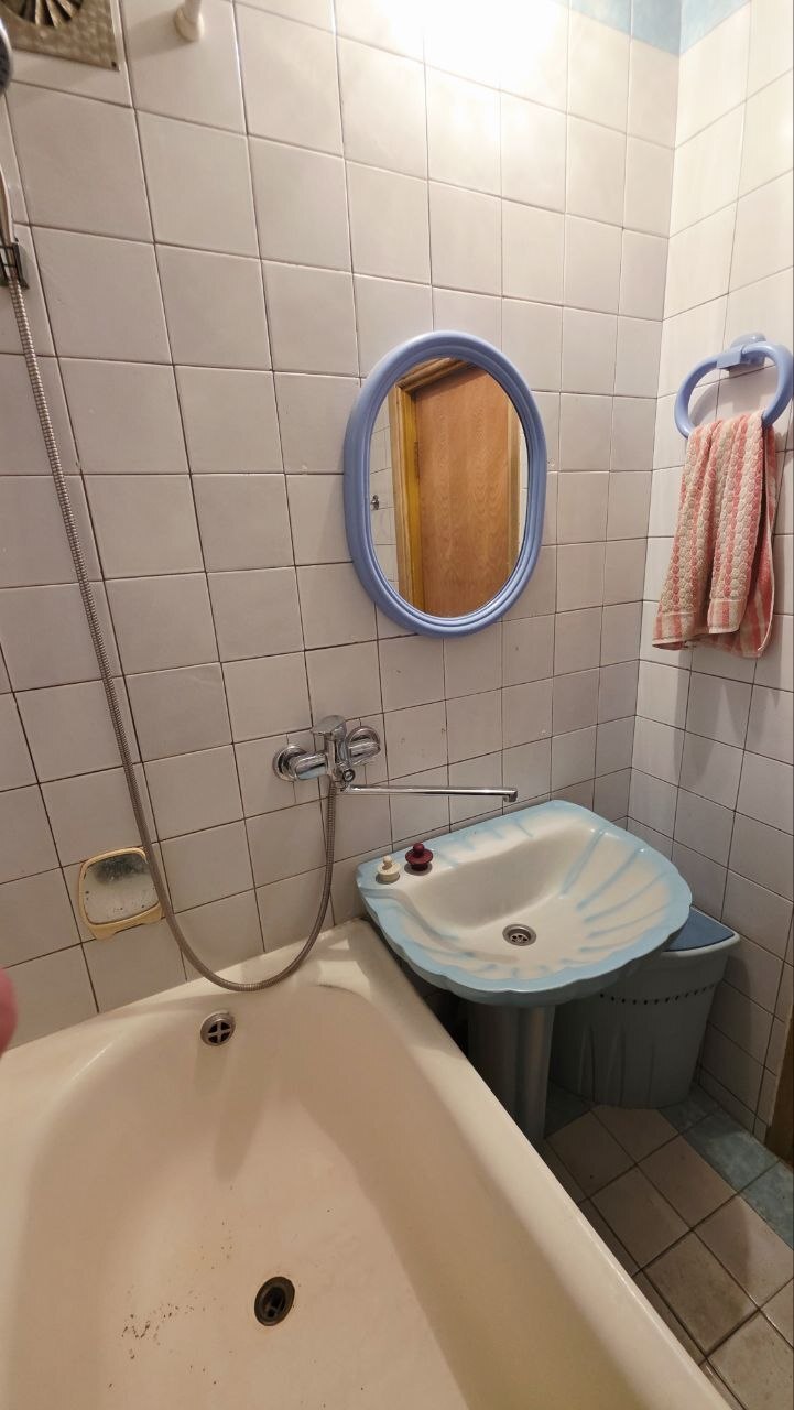 Продаж 2-кімнатної квартири 50 м², Космодромна вул.