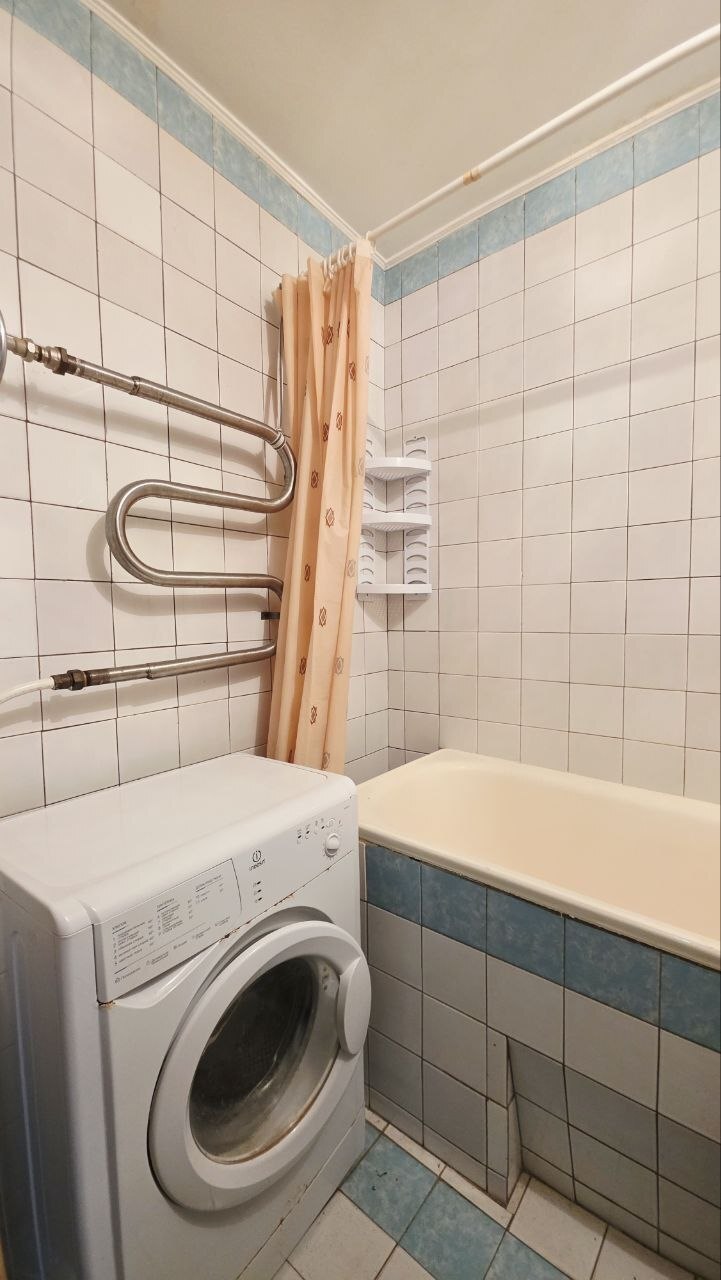 Продаж 2-кімнатної квартири 50 м², Космодромна вул.