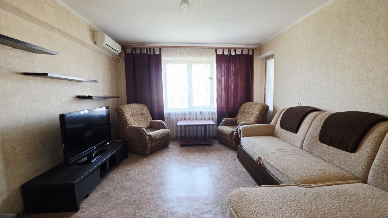Продаж 2-кімнатної квартири 50 м², Космодромна вул.