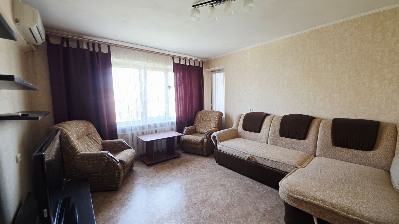 Продаж 2-кімнатної квартири 50 м², Космодромна вул.