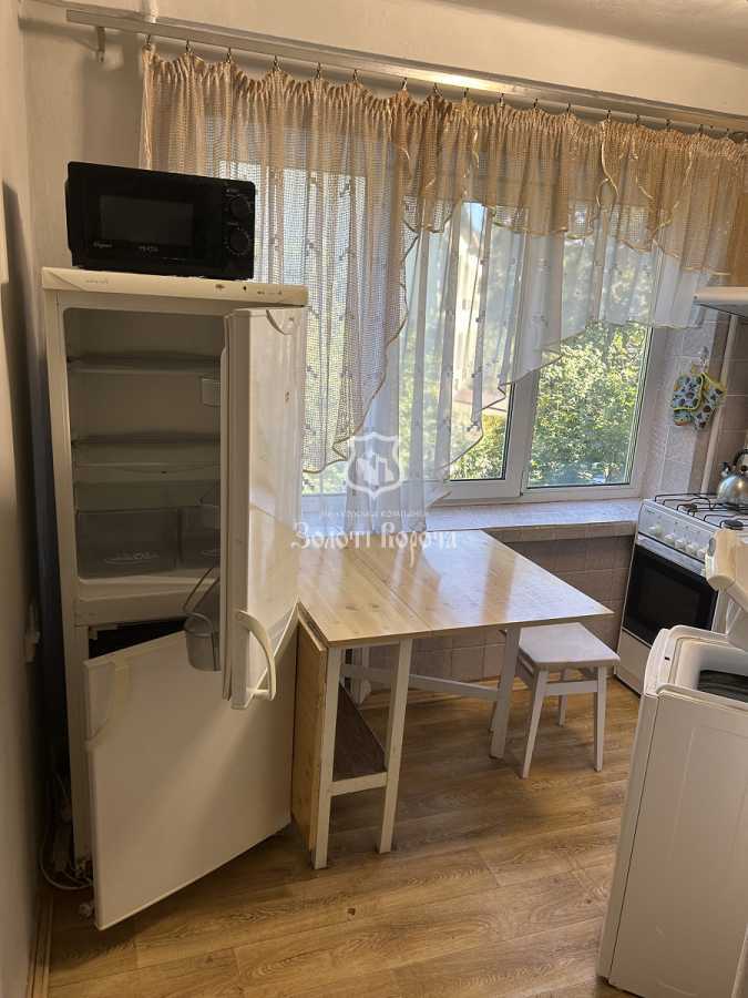 Продаж 1-кімнатної квартири 28.4 м², Братиславська вул., 6
