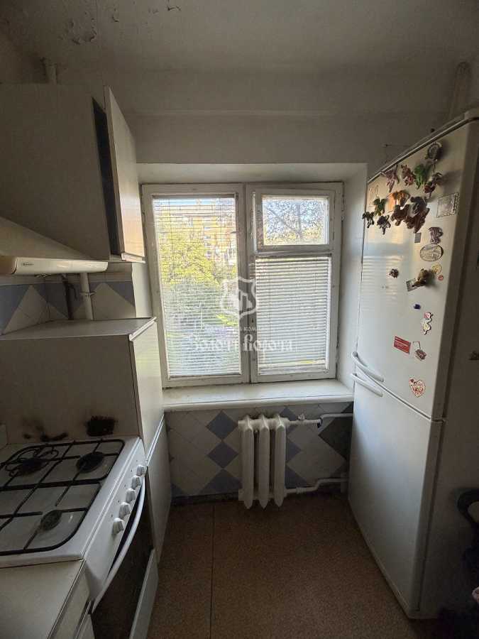 Продаж 2-кімнатної квартири 41.7 м², Соборності просп., 1В
