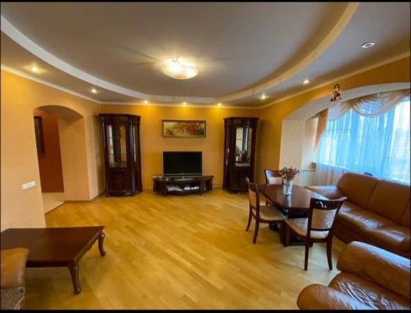 Оренда 3-кімнатної квартири 110 м², Лесі Українки бул., 21