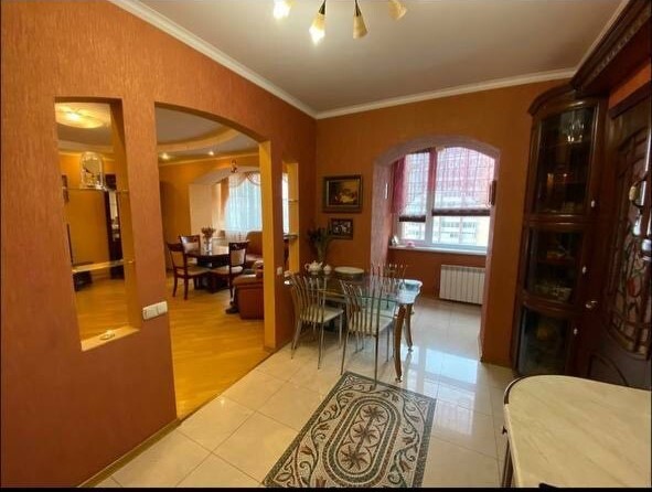 Оренда 3-кімнатної квартири 110 м², Лесі Українки бул., 21