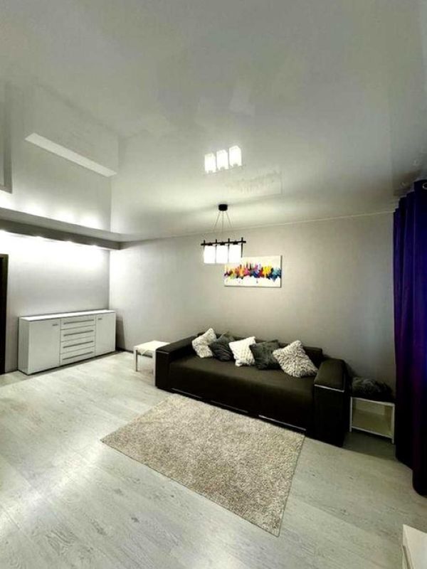 Продаж 1-кімнатної квартири 43 м², Тополина вул., 7А