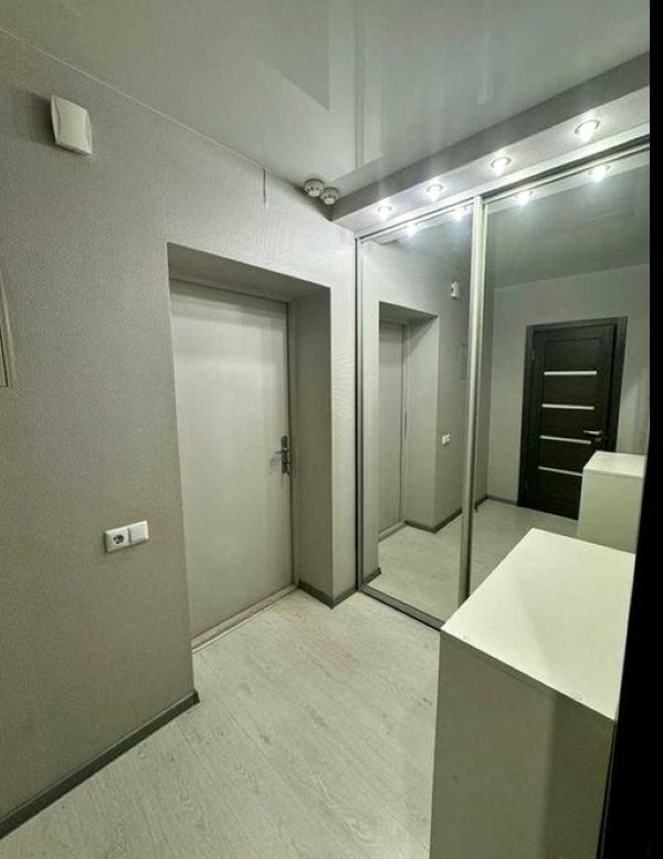 Продаж 1-кімнатної квартири 43 м², Тополина вул., 7А