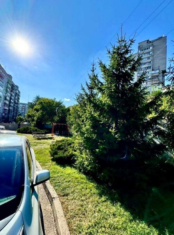 Продаж 1-кімнатної квартири 43 м², Тополина вул., 7А
