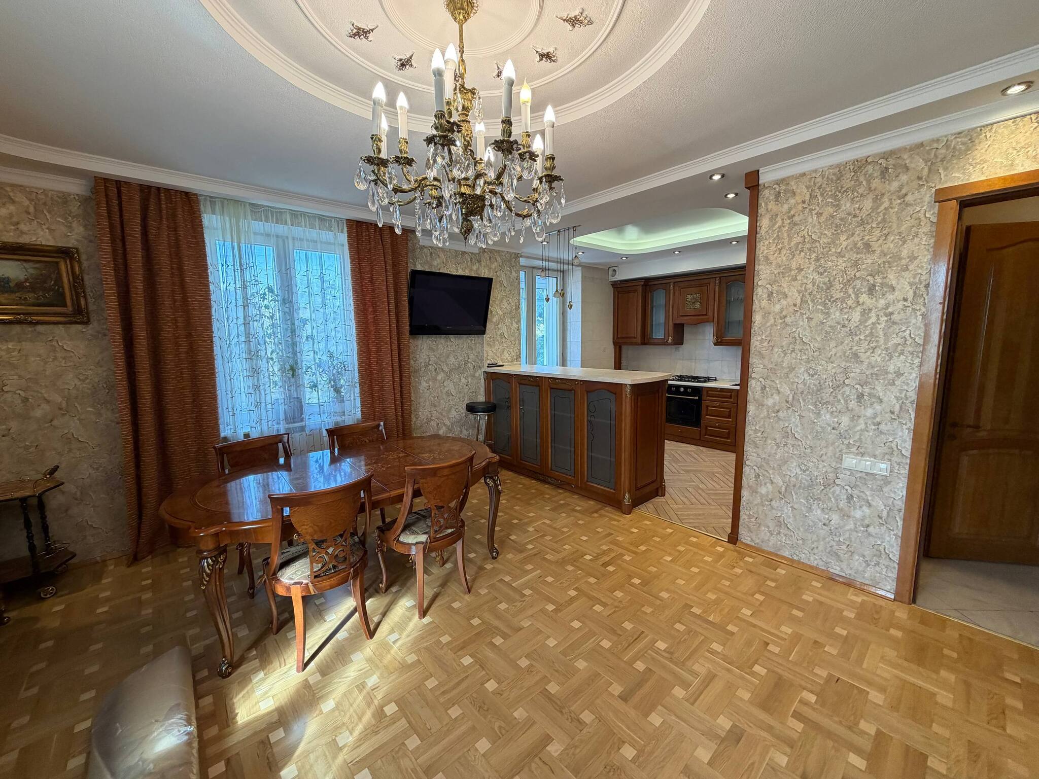 Аренда 4-комнатной квартиры 150 м², Гагарина просп.