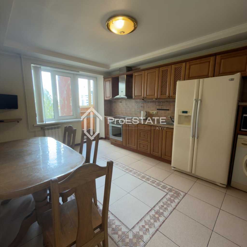 Продажа 2-комнатной квартиры 65 м², Братиславская ул., 7