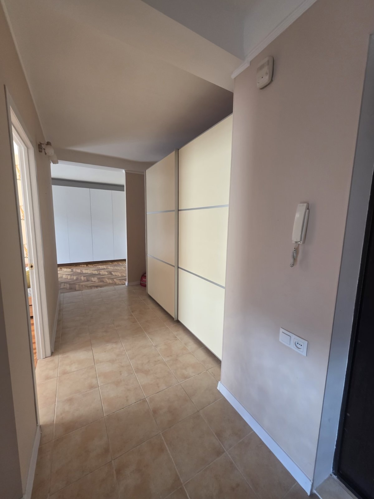 Аренда 3-комнатной квартиры 68 м², Новгородская ул., 7