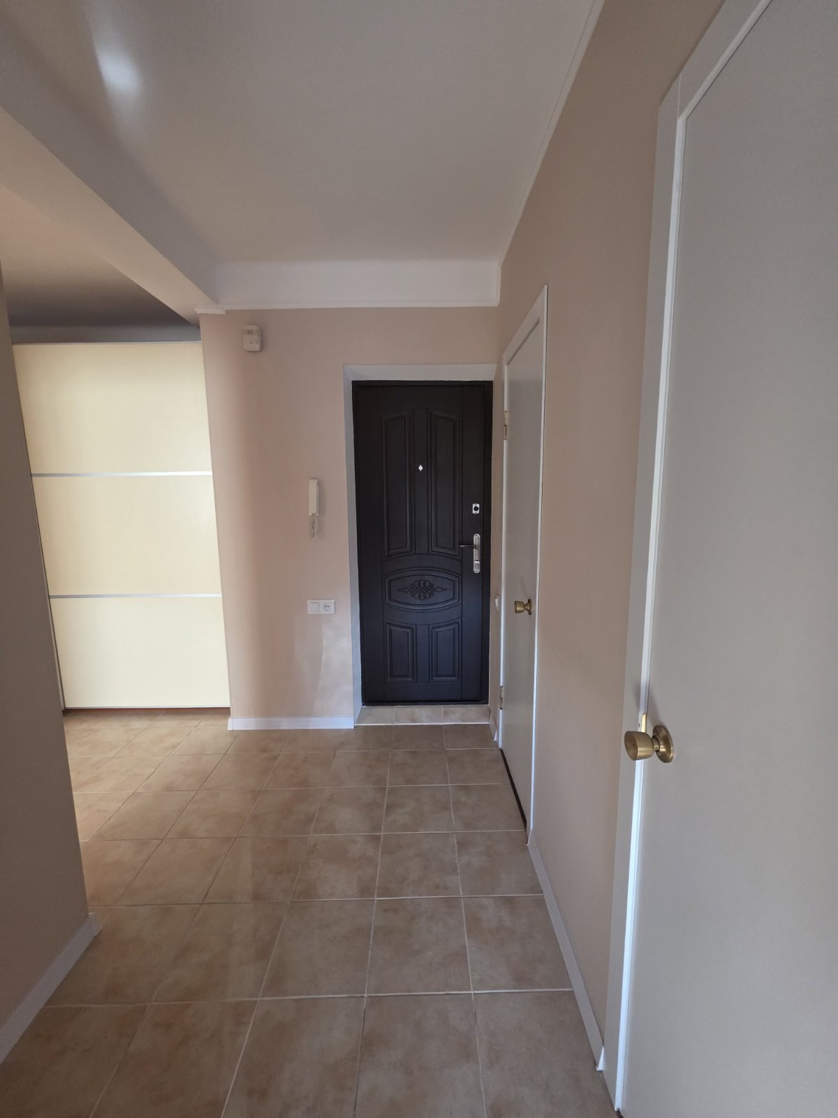 Аренда 3-комнатной квартиры 68 м², Новгородская ул., 7