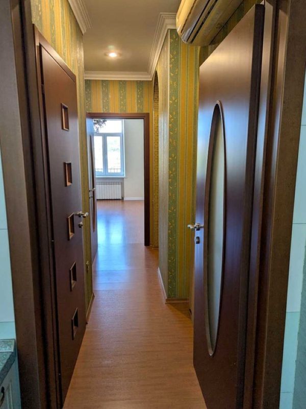 Продажа 2-комнатной квартиры 54 м², Дмитрия Яворницкого просп.
