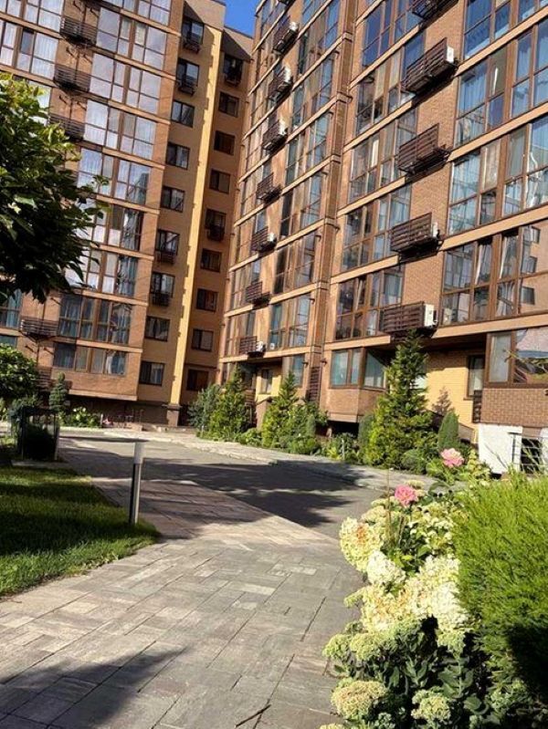 Продажа 2-комнатной квартиры 84 м², Титова ул., 26