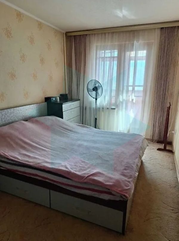Продажа 3-комнатной квартиры 64 м², Мира просп.