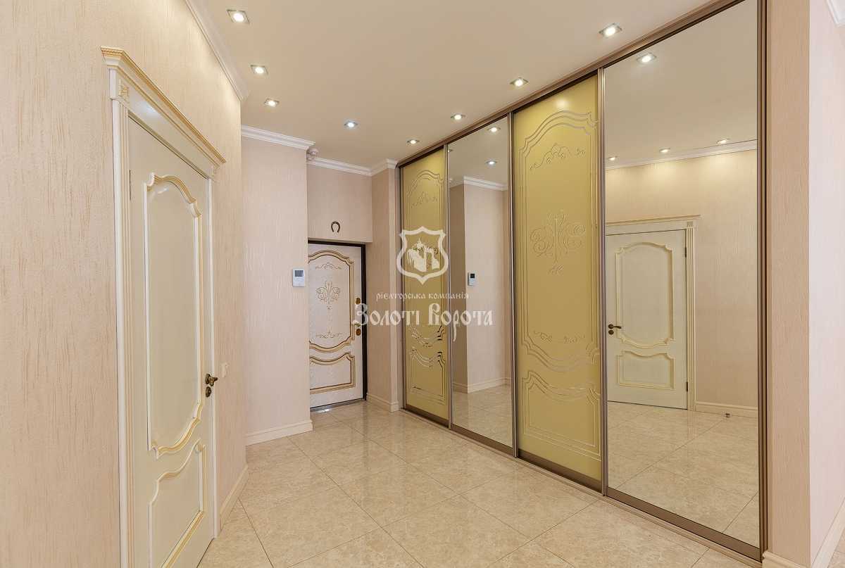 Продажа 1-комнатной квартиры 68.2 м², Евгения Коновальца ул., 44А