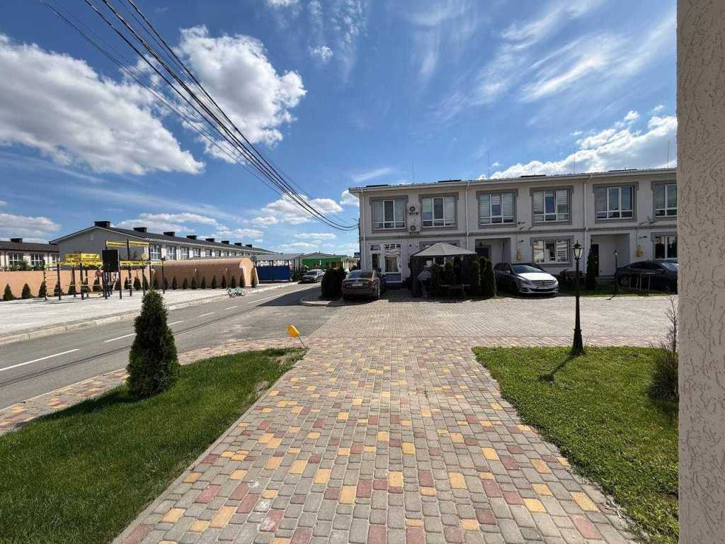Продаж 2-кімнатної квартири 74 м², Ясна вул., 12