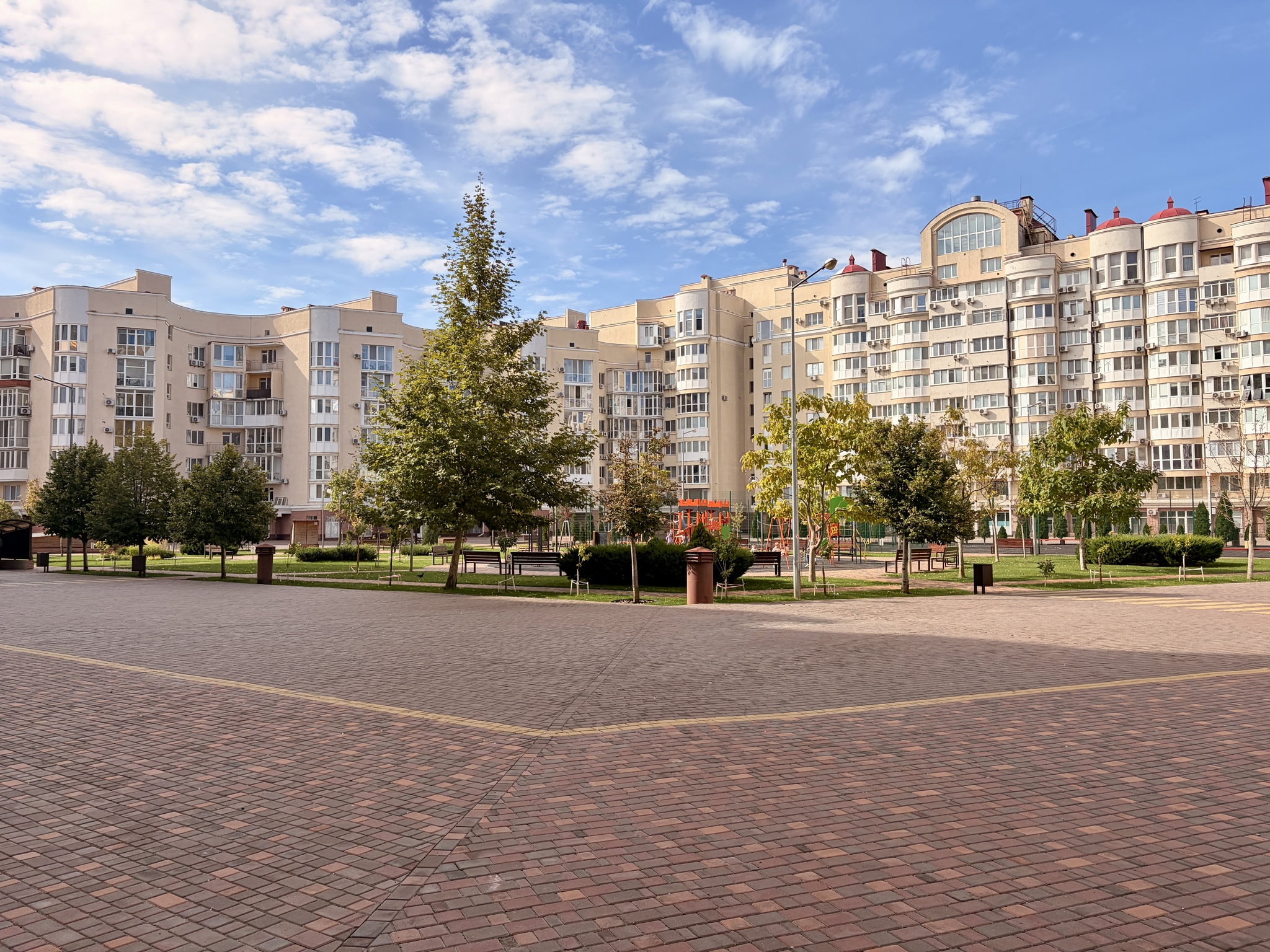 Продажа 3-комнатной квартиры 97 м², Лазурная ул., 5/17