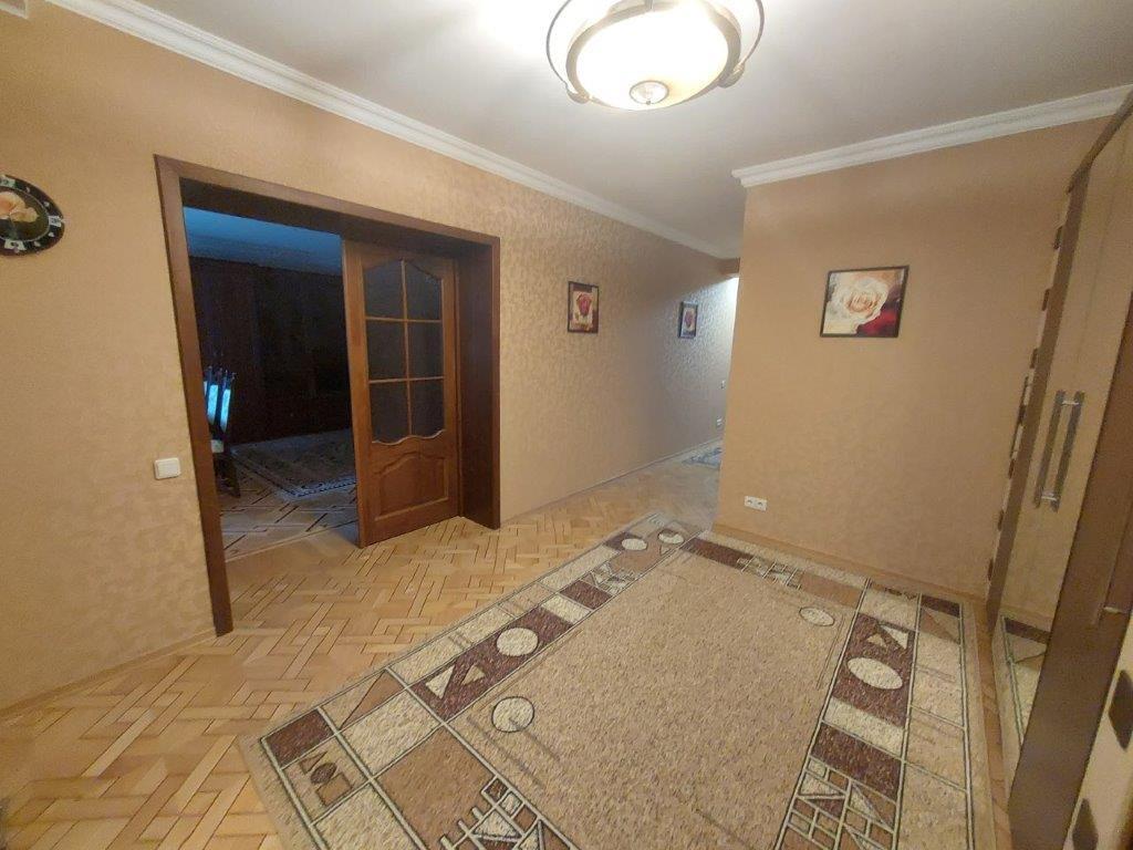 Поділ. Оренда 2-х кімнатної квартири, пров. Ярославький 7/9 (120м2)