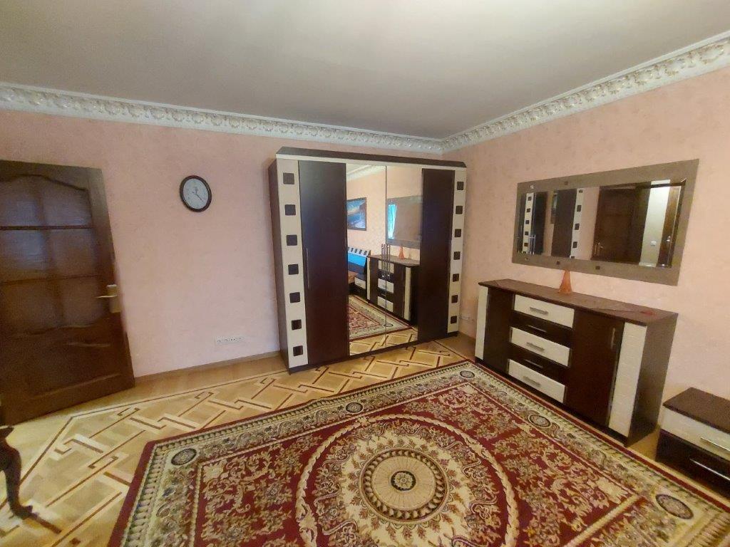 Поділ. Оренда 2-х кімнатної квартири, пров. Ярославький 7/9 (120м2)