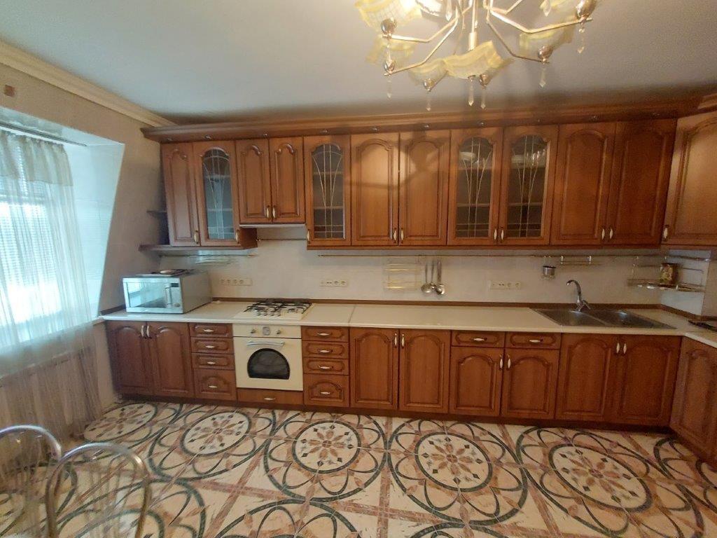 Поділ. Оренда 2-х кімнатної квартири, пров. Ярославький 7/9 (120м2)