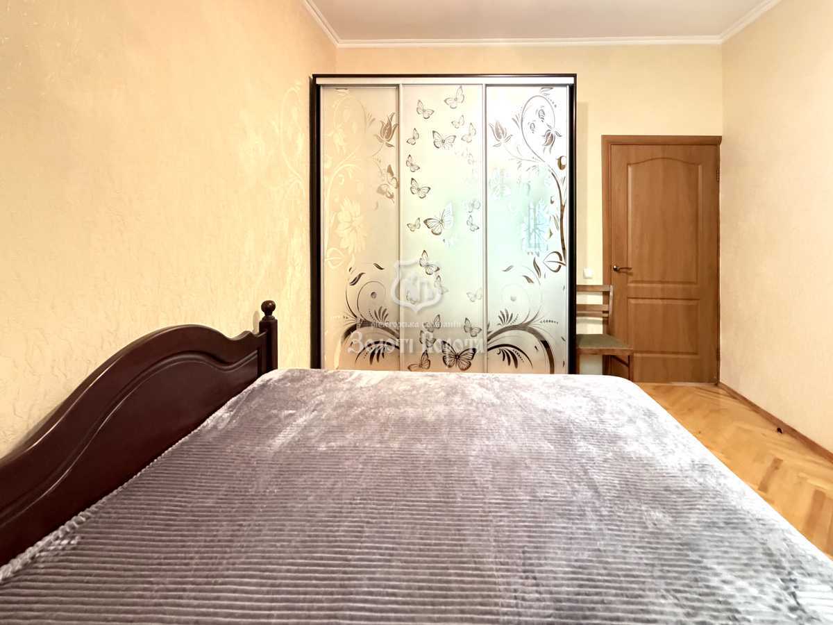 Продаж 2-кімнатної квартири 59.8 м², Інститутська вул., 22/7