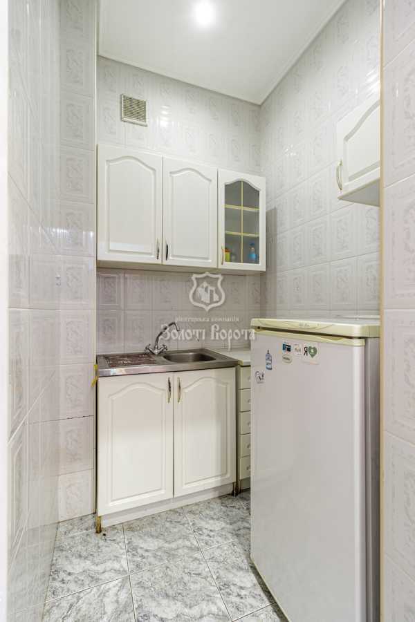 Продаж 3-кімнатної квартири 71.8 м², Інститутська вул., 22/7