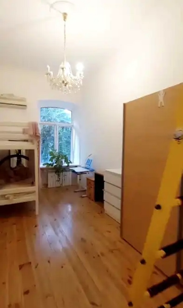 Продажа 4-комнатной квартиры 100 м², Пастера ул.