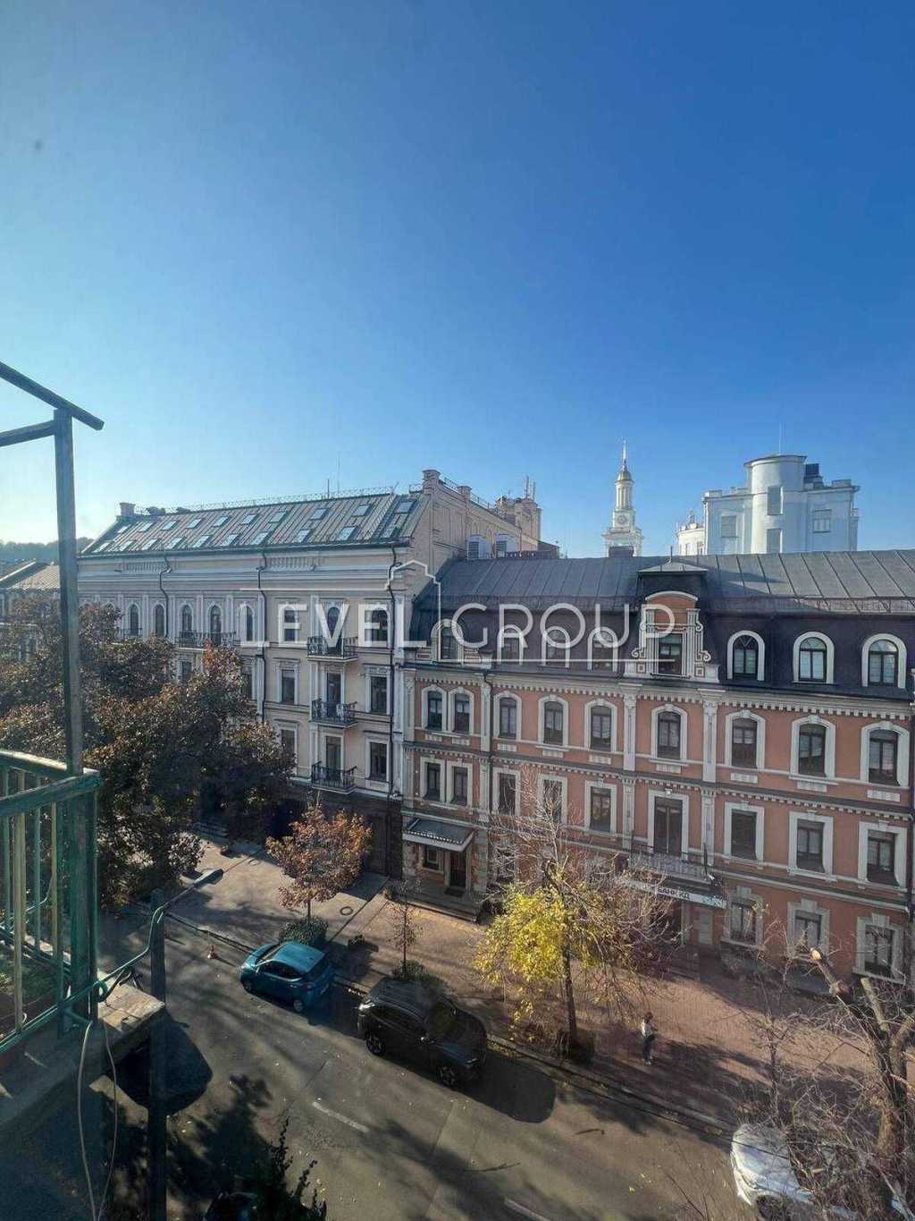 Продаж 2-кімнатної квартири 60 м², Борисоглібська вул., 4