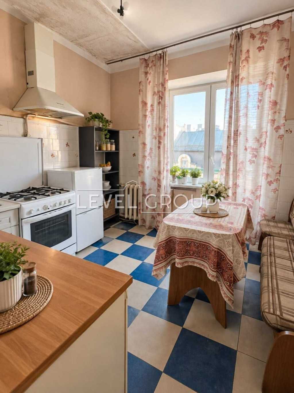 Продаж 2-кімнатної квартири 60 м², Борисоглібська вул., 4