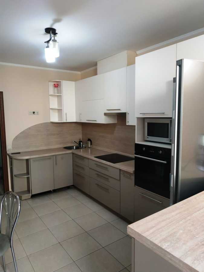 Оренда 3-кімнатної квартири 90 м², Регенераторна вул., 19