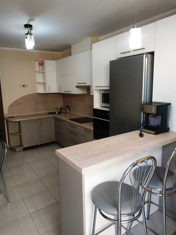 Оренда 3-кімнатної квартири 90 м², Регенераторна вул., 19