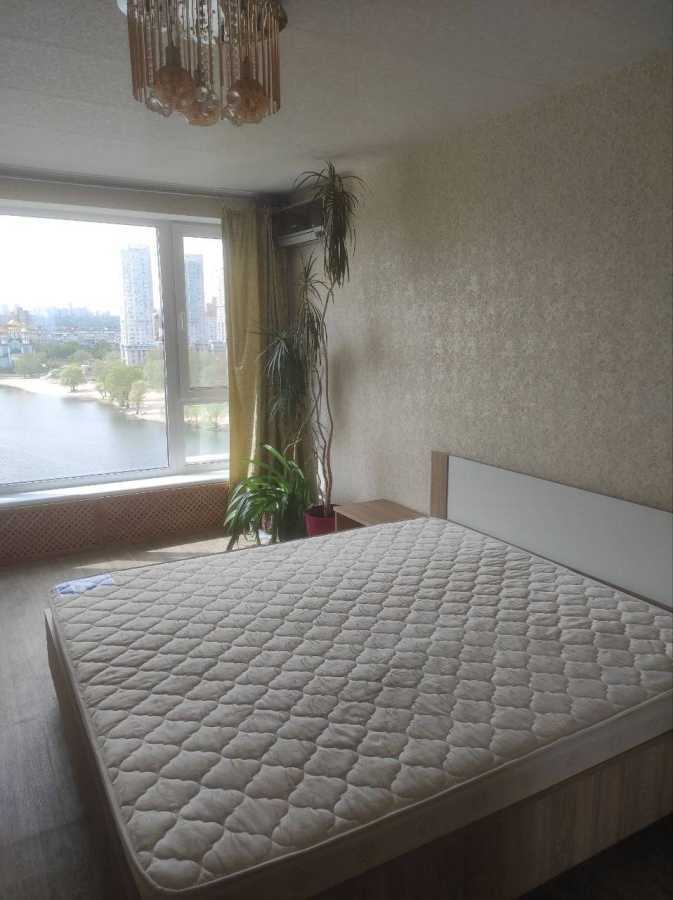 Оренда 1-кімнатної квартири 45 м², Березняківська вул., 30