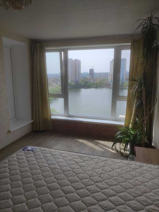 Оренда 1-кімнатної квартири 45 м², Березняківська вул., 30