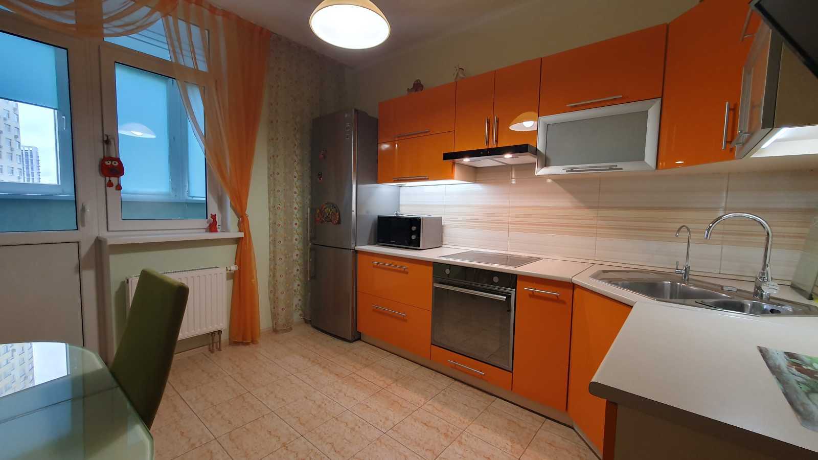Продаж 2-кімнатної квартири 68 м², Воскресенська вул., 14Б