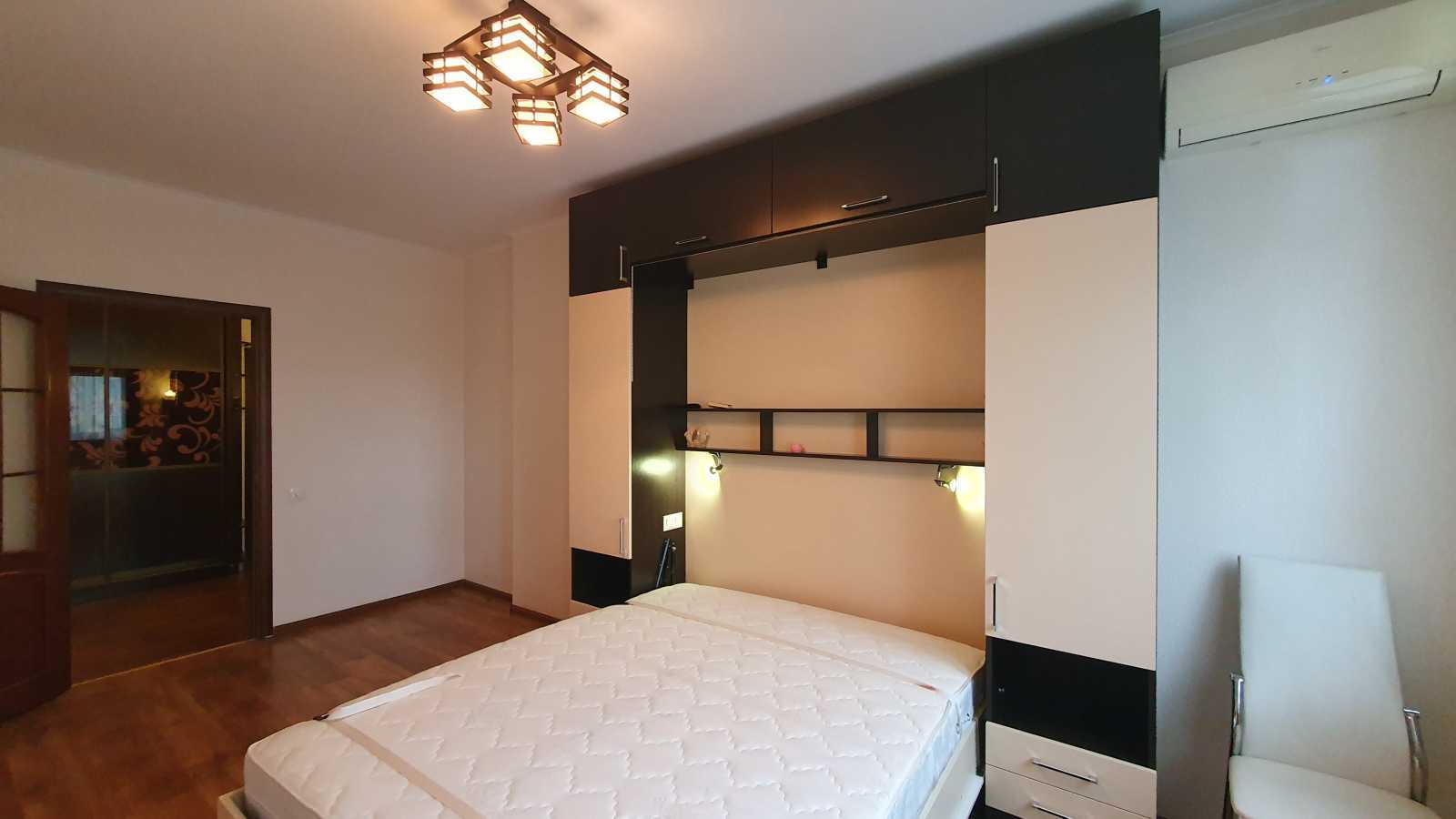 Продаж 2-кімнатної квартири 68 м², Воскресенська вул., 14Б