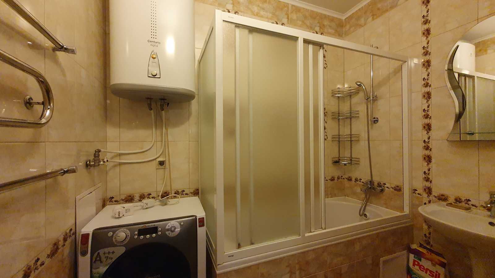 Продаж 2-кімнатної квартири 68 м², Воскресенська вул., 14Б