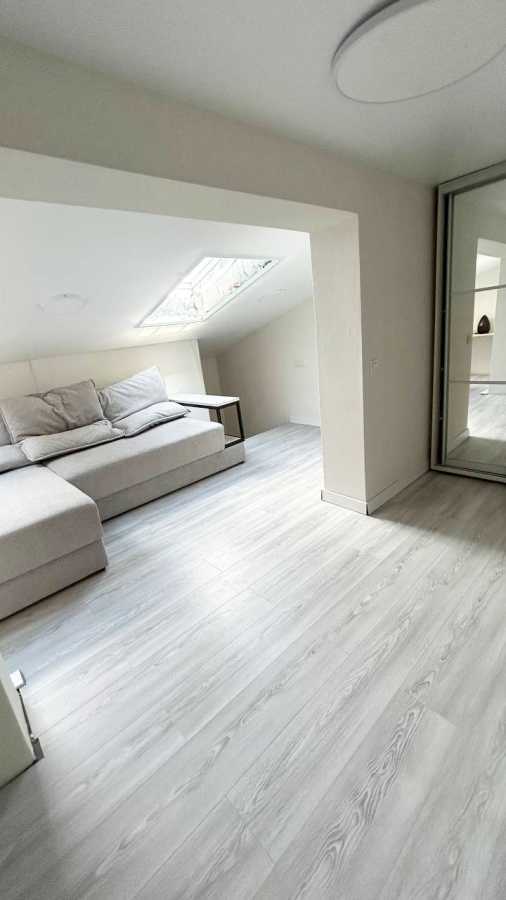 Продаж 2-кімнатної квартири 58.5 м², Радистів вул., 18