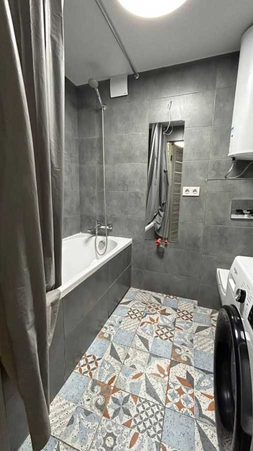 Продаж 2-кімнатної квартири 58.5 м², Радистів вул., 18
