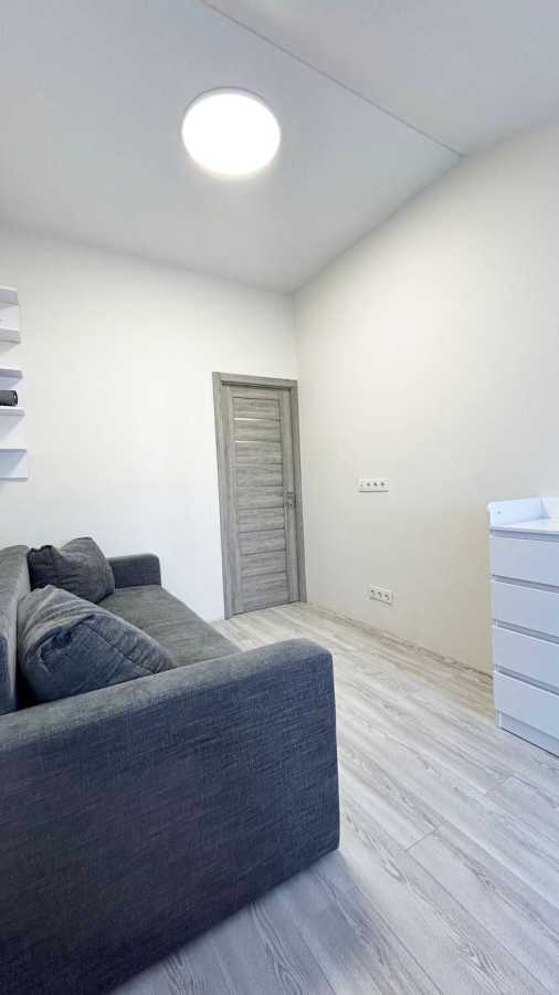 Продаж 2-кімнатної квартири 58.5 м², Радистів вул., 18