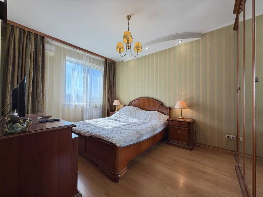 Продаж 1-кімнатної квартири 55.5 м², Юрія Шумського вул., 1