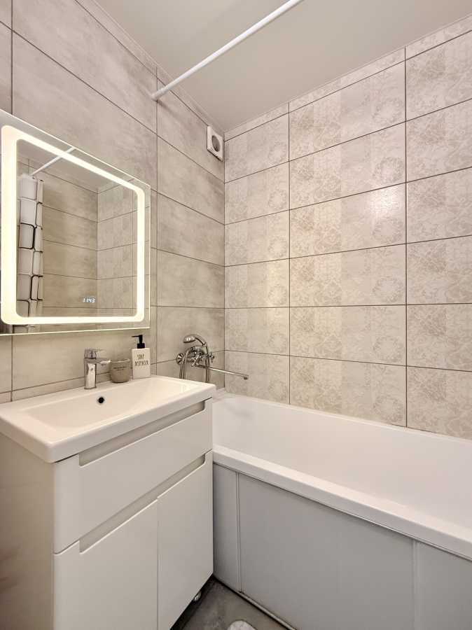 Продаж 1-кімнатної квартири 33 м², Північна вул., 12