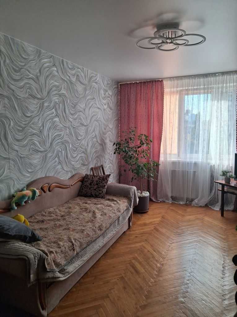 Продаж 2-кімнатної квартири 50 м², Дністровська вул., 17