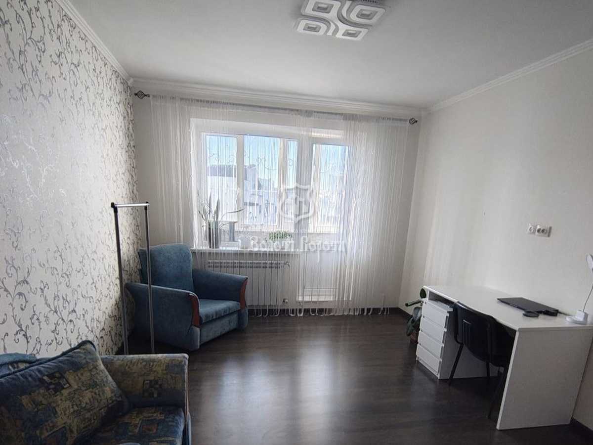 Продаж 3-кімнатної квартири 87 м², Володимира Момота вул., 42