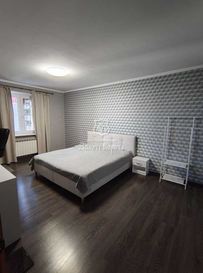 Продаж 3-кімнатної квартири 87 м², Володимира Момота вул., 42
