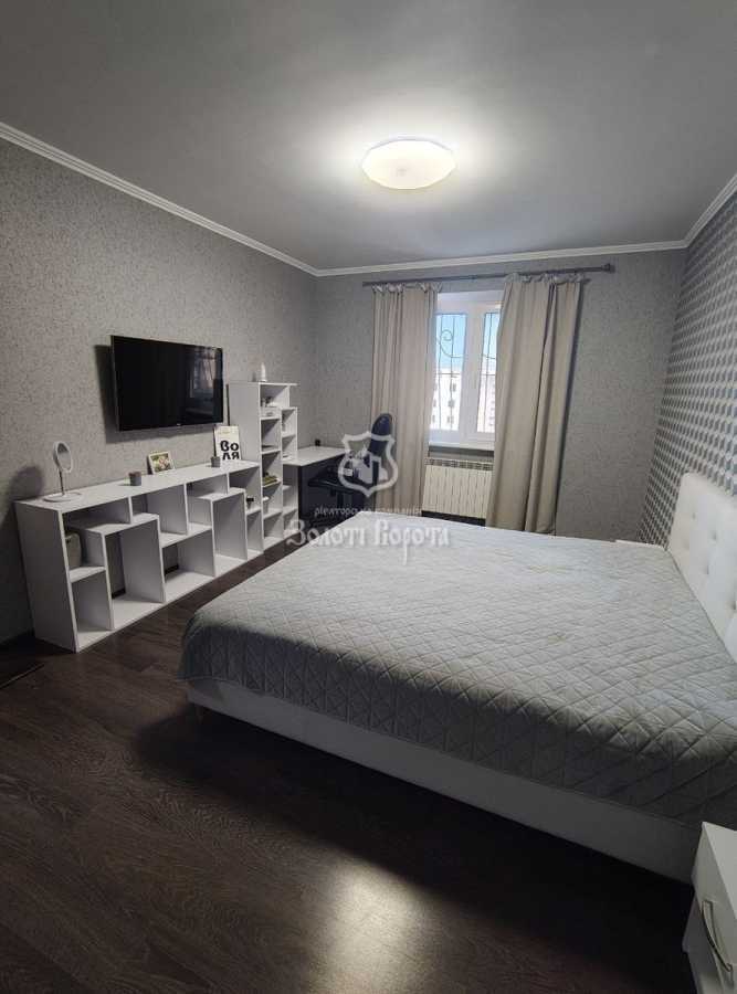 Продаж 3-кімнатної квартири 87 м², Володимира Момота вул., 42