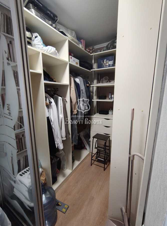 Продаж 3-кімнатної квартири 87 м², Володимира Момота вул., 42