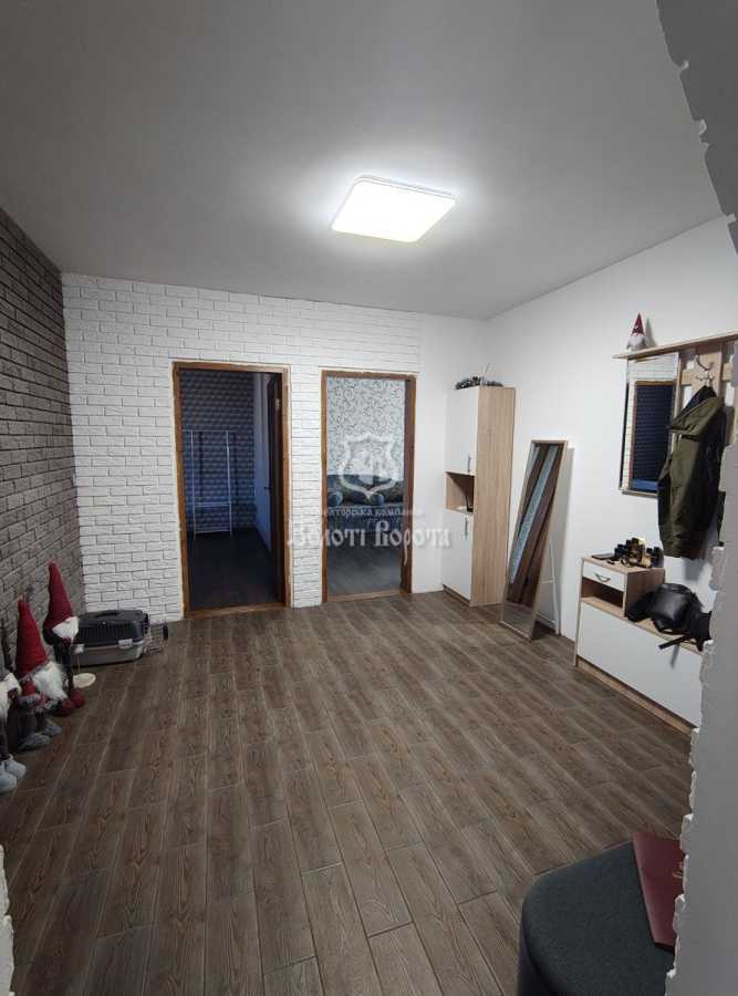 Продаж 3-кімнатної квартири 87 м², Володимира Момота вул., 42